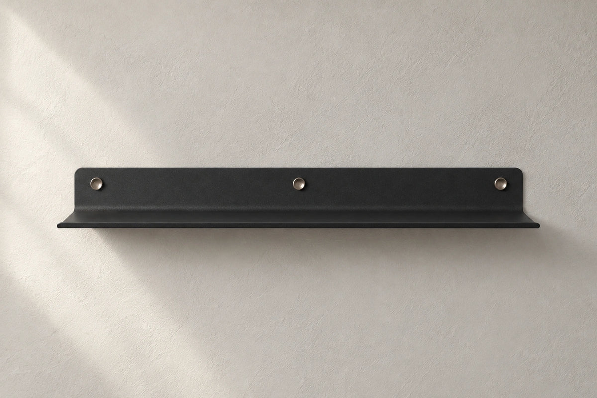 Étagère noir de 80 cm sur mur nu.